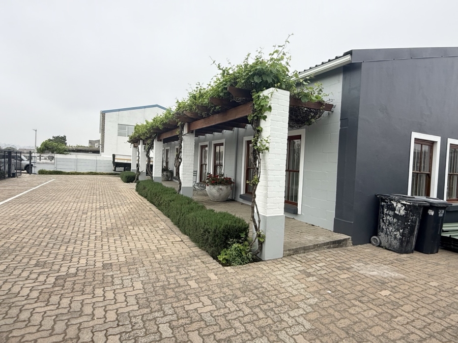 To Let Commercial Property for Rent in Somerset West Business Park Western Cape